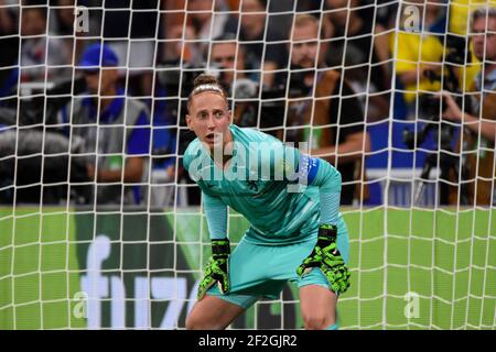 Sari Van Veenendaal dei Paesi Bassi si concentra sulla palla durante la Coppa del mondo FIFA femminile Francia 2019, partita di calcio semifinale tra Paesi Bassi e Svezia il 3 luglio 2019 allo Stade de Lyon a Lione, Francia - Foto Melanie Laurent / A2M Sport Consulting / DPPI Foto Stock