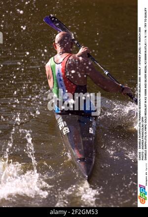 CANOA - DANIELE SCARPA (ITA) SESSIONE DI FORMAZIONE PER PECHINO 2008 - MANLY - SYDNEY (AUS) - 11 MARZO 2008 FOTO : ANDREA FRANCOLINI / DPPI DANIELE SARPA (ITA) MEDAGLIA D'ORO OLIMPICA K2 1000M E MEDAGLIA D'ARGENTO K2 5000M AD ATLANTA NEL 1996 - PROVA A QUALIFICARE I GIOCHI DI PECHINO A 44 ANNI Foto Stock