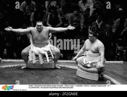 SUMO - STADIO RYOGOKU KOKUGIKAN SUMO - TOKYO (JAP) - 11/05/2008 - FOTO : ANDREA FRANCOLINI / DPPI ILLUSTRAZIONE - NESSUNA VENDITA IN AUSTRALIA E NUOVA ZELANDA Foto Stock