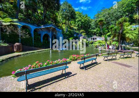 Monte Palace - Giardino tropicale con cascate, laghi e edifici tradizionali sopra la città di Funchal - popolare destinazione turistica a Madeira isl Foto Stock