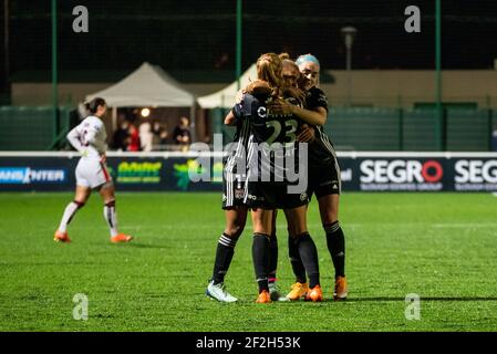 Nikita Parris dell'Olympique Lyonnais festeggia il traguardo con i compagni di squadra durante la partita di calcio D1 Arkema tra Fleury 91 FC e Olympique Lyonnais il 2 ottobre 2020 allo stadio Walter Felder di Fleury Merogis, Francia - Foto Melanie Laurent / A2M Sport Consulting / DPPI Foto Stock