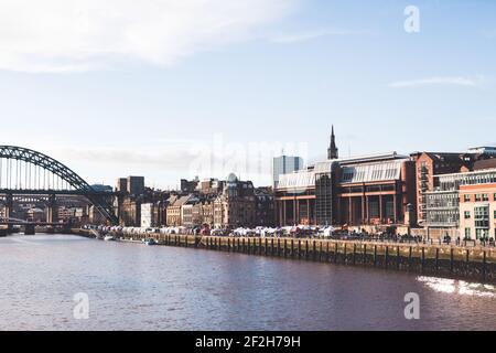 Newcastle upon Tyne Regno Unito: 10.02.2019: Vista sul mercato di Quayside da Gateshead Foto Stock