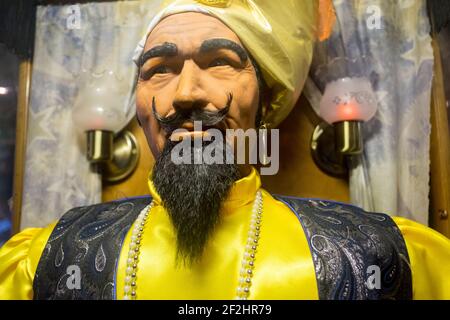 Un closeup del robot, bambola, animatronic figura del cassiere di fortuna Zoltar al parco divertimenti Funland. Sulla passerella a Rehoboth Beach, Delaware. Foto Stock