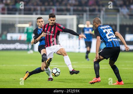 Andre Silva di AC Milan durante il campionato italiano Serie A Football Match tra FC Inter Milan e AC Milan il 15 ottobre 2017 a Giuseppe Meazza a Milano - Foto Morgese - Rossini / DPPI Foto Stock