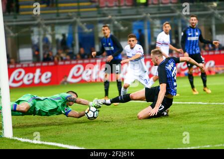 Milano Skriniar dell'Inter Milan durante il campionato italiano Serie A Football Match tra FC Internazionale e UC Sampdoria il 24 ottobre 2017 allo stadio Giuseppe Meazza di Milano - Photo Morgese - Rossini / DPPI Foto Stock