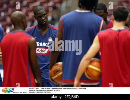 BASKETBALL - FIBA WORLD CHAMPIONSHIP 2006 - SENDAI (JAP) - 22/08/2006 PHOTO : CATHERINE STEENKESTE / DPPI FRANCIA - MICKAEL PIETRUS Foto Stock