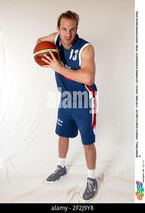 BASKETBALL - ITALIAN CLOSE-UP - 17/07/2006 - PHOTO : CATHERINE STEENKESTE / FFBB / DPPI STEPHEN BRUN (FRA) % Foto Stock