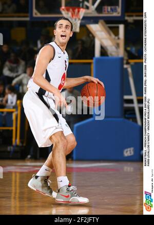 BASKETBALL - CAMPIONATO FRANCESE PRO A 2007/2008 - PARIGI (FRA) - 26/01/2008 - PHOTO : CATHERINE STEENKESTE / DPPI PARIS LEVALLOIS V NANCY - VINCENT MOUILLARD (PL) Foto Stock