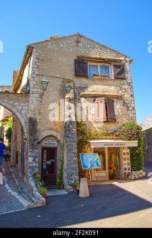 Un atelier a Saint Paul de Vence, città medievale nel sud della Francia. Foto Stock