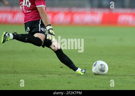 Calcio - campionato francese 2013/2014 - L1 - Montpellier HSC v Paris Saint Germain il 09 agosto 2013 a Montpellier, Francia - Foto Manuel Blondau / AOP Press / DPPI - la palla ufficiale del campionato L1 è raffigurata Foto Stock