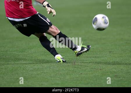 Calcio - campionato francese 2013/2014 - L1 - Montpellier HSC v Paris Saint Germain il 09 agosto 2013 a Montpellier, Francia - Foto Manuel Blondau / AOP Press / DPPI - la palla ufficiale del campionato L1 è raffigurata Foto Stock