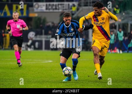 Sebastiano Esposito del FC Internazionale Milano durante la UEFA Champions League, la partita di calcio del Gruppo F tra FC Internazionale e FC Barcelona il 10 dicembre 2019 allo stadio Giuseppe Meazza di Milano - Foto Morgese - Rossini / DPPI Foto Stock