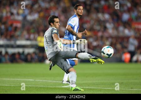 Campionato spagnolo di calcio match 2013-2014 tra FC Barcelona e Real Sociedad il 24 settembre 2013 a Barcellona, Spagna - Foto Manuel Blondau / AOP Press / DPPI - Claudio Bravo di Real Sociedad Foto Stock