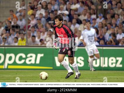 CALCIO - CAMPIONATO FRANCESE 2002/03 - 020819 - OLYMPIQUE MARSEILLE V OLYMPIQUE LYON - VEDRAN RUNJE (OM) - FOTO DANIEL PRESSIONE BARDOU / FLASH Foto Stock