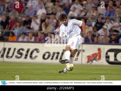 CALCIO - CAMPIONATO FRANCESE 2002/03 - 020819 - OLYMPIQUE MARSEILLE V OLYMPIQUE LYON - FERNANDAO (OM) - FOTO DANIEL BARDOU / PREMERE FLASH Foto Stock