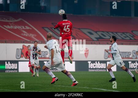 Mario Balotelli (AC Monza) durante la partita di calcio del campionato italiano Serie B tra AC Monza e US Salernitana il 30 dicembre 2020 allo stadio Brianteo di Monza, Italia - Foto Morgese-Rossini / DPPI Foto Stock