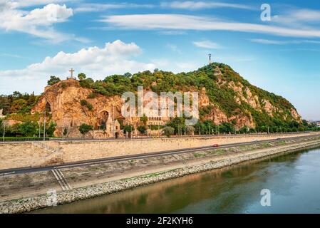 Paulyn monastero sulla collina Gellrt a Budapest Foto Stock