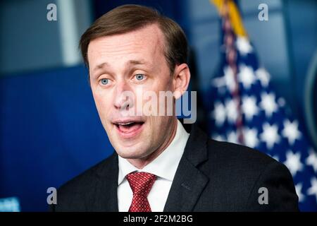 Washington, DC, Stati Uniti. 11 Marzo 2021. Il consulente nazionale per la sicurezza Jake Sullivan parla ad un briefing di notizie alla Casa Bianca a Washington, DC, USA, 11 marzo 2021.Credit: Jim Loscalzo/Pool via CNP | Usage worldwide Credit: dpa/Alamy Live News Foto Stock