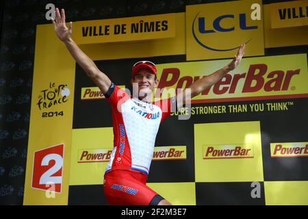 Alexander Kristoff della Norvegia in sella al Team Katusha celebra la sua vittoria sul podio durante il Tour of France, UCI World Tour 2014, Stage 15, Tallard - Nimes (222 km), il 20 luglio 2014 - Foto Manuel Blondau / AOP Press / DPPI Foto Stock