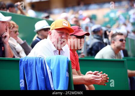 Boris Becker della Germania guarda la partita tra Novak Djokovic della Serbia e Marin Cilic della Croazia durante l'ATP Monte-Carlo Rolex Masters 2015, al Monte-Carlo Country Club di Roquebrune-Cap-Martin, Francia, il 17 aprile 2015. Photo Manuel Blondau / AOP PRESS / DPPI Foto Stock