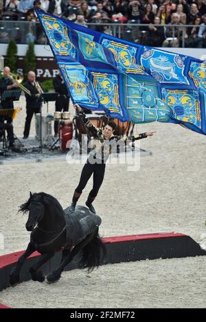 Il circo di Alexis Gruss durante lo spettacolo di Saut Hermes che salta all'interno del Grand-Palais di Parigi, Francia, dal 10 al 12 aprile 2015 - Foto Christophe Bricot / DPPI Foto Stock