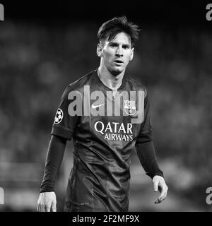 Lionel messi del FC Barcelona si presenta durante la prima partita della UEFA Champions League, tra FC Barcelona e Bayern Munchen il 6 maggio 2015 allo stadio Camp Nou di Barcellona, Spagna. Nota per la redazione: Questa immagine è stata elaborata utilizzando filtri digitali.Foto: Manuel Blondau/AOP.Press/DPPI Foto Stock