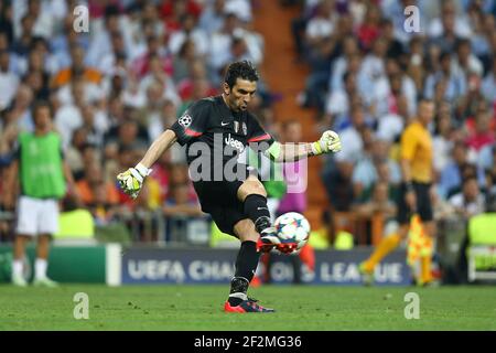 Gianluigi Buffon di Juventus durante la seconda partita di calcio della UEFA Champions League tra Real Madrid e Juventus il 13 maggio 2015 allo stadio Santiago Bernabeu di Madrid, Spagna. Photo Manuel Blondau/AOP PRESS/DPPI Foto Stock