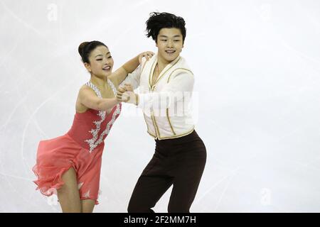 Maia Shibutani e Alex Shibutani degli Stati Uniti si sfidano durante la danza di cortometraggio di Ice Dance alla finale del Gran Premio di pattinaggio ISU 2015-2016, presso il Centro Congressi di Barcellona, a Barcellona, in Spagna, il 11 dicembre 2015.Foto: Manuel Blondau/AOP.Press/DPPI Foto Stock