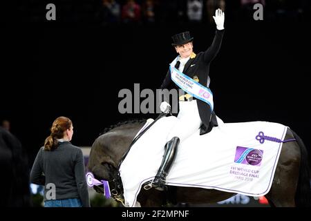 Isabell WERTH (GER) a cavallo di WEIHEGOLD DURANTE le finali della Coppa del mondo FEI presso l'Accor Hotel Arena - Avril 11-15, il 14 aprile 2018, a Parigi, Francia - Foto Christophe Bricot / DPPI Foto Stock