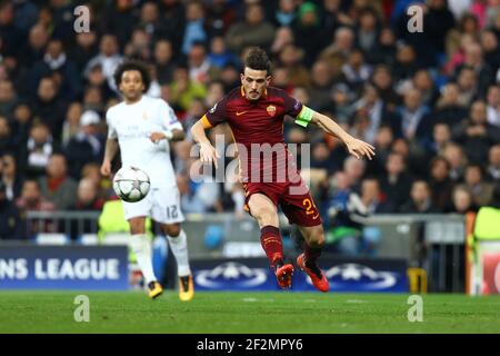 Alessandro Florenzi di ROMA DURANTE il turno della UEFA Champions League del 16, seconda tappa, partita di calcio tra Real Madrid CF e ROMA l'8 marzo 2016 allo stadio Santiago Bernabeu di Madrid, Spagna.Foto Manuel Blondau/AOP Press/DPPI Foto Stock