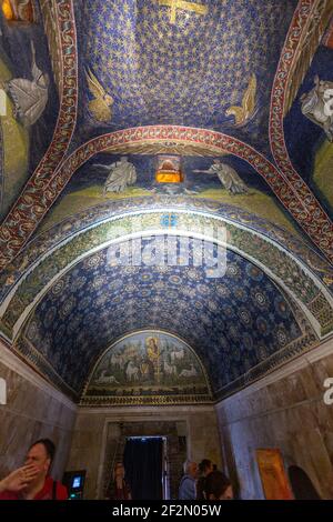 Mausoleo di Galla Placidia mosaici da soffitto, Ravenna, Emilia-Romagna, Italia Foto Stock