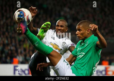 Il centrocampista inglese Ashley Young di Manchester United vies durante la partita di calcio della UEFA Europa League tra SAINT-Etienne e Manchester United il 22 febbraio 2017 al Geoffroy-Guichard Stadium di Saint-Etienne, Francia - Photo Benjamin Cremel / DPPI Foto Stock