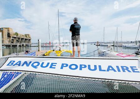 Loick Peyron, skipper sostitutivo di Armel le Cléac'h (deve stare in piedi dalla Route du Rhum a seguito di un infortunio alla sua mano destra) per "la Route du Rhum" sul Maxi Trimaran solo Banque Populaire VII il 4 settembre 2014 a Lorient, Francia - Foto Christophe Launay / DPPI Foto Stock