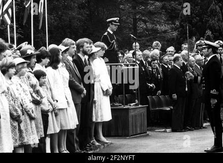 IL PRINCIPE CARLO E LA SIGNORA DIANA AL MERCURIO DI HMS VICINO PETERSFIELD. PIC MIKE WALKER, 1981. Foto Stock