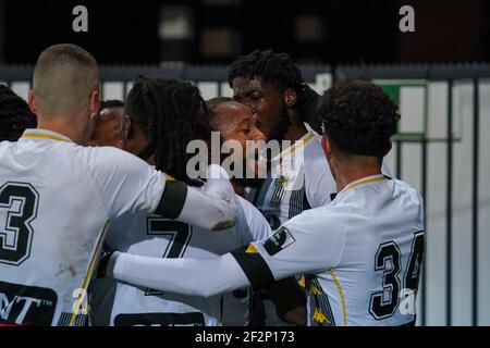 CHARLEROI, BELGIO - MARZO 12: Team di Sporting Charleroi che festeggia l'obiettivo di Shamar Nicholson dello Sporting Charleroi durante il Jupiler Pro League MAT Foto Stock