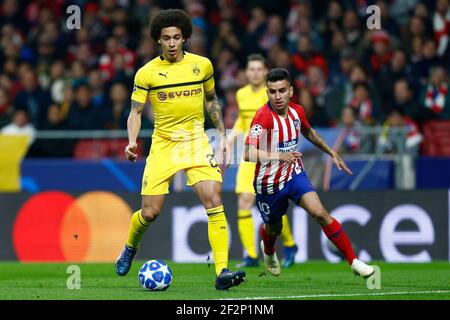 Axel Witsel, centrocampista belga di Borussia Dortmund, corre con la palla durante la UEFA Champions League, Gruppo A partita di calcio tra Atletico de Madrid e Borussia Dortmund il 6 novembre 2018 allo stadio Metropolitano di Madrid, Spagna - Foto Benjamin Cremel / DPPI Foto Stock