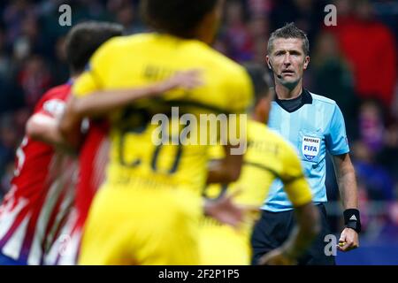 L'arbitro italiano Daniele Orsato reagisce durante la UEFA Champions League, Gruppo A partita di calcio tra Atletico de Madrid e Borussia Dortmund il 6 novembre 2018 allo stadio Metropolitano di Madrid, Spagna - Foto Benjamin Cremel / DPPI Foto Stock