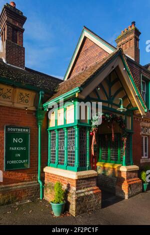 Inghilterra, East Sussex, Bluebell Railway, Horsted Keynes Station, ingresso Foto Stock