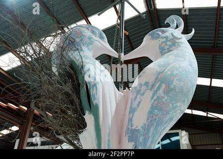 Benaguacil, Spagna. 2 marzo 2021. Un monumento della Falla visto durante la sua costruzione. Le Fallas di Valencia sono state sospese a causa della situazione sanitaria causata dalla pandemia di Covid19. Lo stabilimento di Fallas deve attendere fino alla seconda metà del 2021. La Falla principale di Plaza del Ayuntamiento è già entrata nella fase finale della costruzione. Gli ultimi dettagli sono realizzati presso la bottega dell'artista Fallas Alejandro Santaeulalia, insieme all'artista e designer Antonio Segura Donat Credit: Xisco Navarro/SOPA Images/ZUMA Wire/Alamy Live News Foto Stock