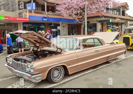 Una Chevrolet Impala Sports Coupe 1964 in un'auto classica mostra Foto Stock