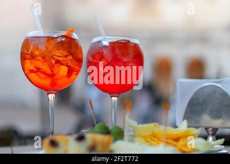 Aperitivo tradizionale italiano con antipasti Foto Stock