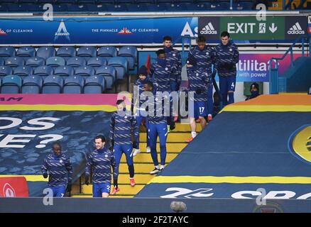 I giocatori di Chelsea escono da un ingresso nelle bancarelle per il riscaldamento durante la partita della Premier League a Elland Road, Leeds. Data immagine: Sabato 13 marzo 2021. Foto Stock