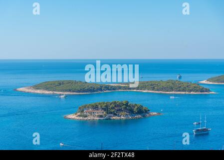 Vista aerea delle isole Pakleni vicino a Hvar, Croazia Foto Stock