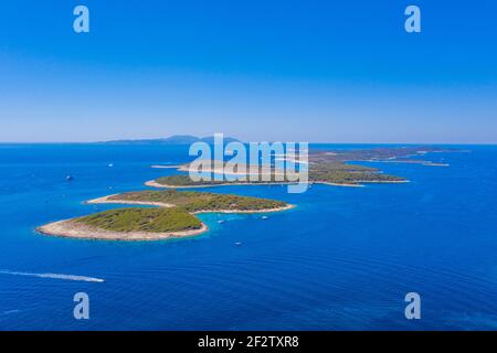 Vista aerea delle isole Pakleni vicino a Hvar, Croazia Foto Stock