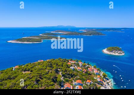 Vista aerea delle isole Pakleni vicino a Hvar, Croazia Foto Stock