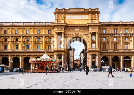 Piazza della Repubblica a Firenze in Toscana Foto Stock