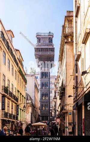 Tipico e unico ascensore Santa Justa a Lisbona Portogallo Foto Stock