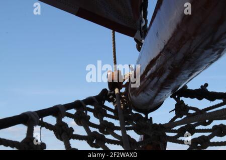 Bowsprit di una barca a vela tradizionale Foto Stock