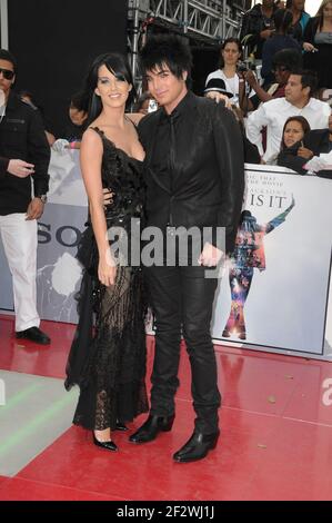 Adam Lambert e Katy Perry a Michael Jackson's QUESTO È IT PREMIERE Downtown Los Angeles CA 10.27 2009 Foto Stock