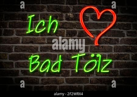 Leuchtreklame, Ich liebe Bad Tölz, Bayern, Deutschland, Europa | Pubblicità illuminata, amo Bad Tölz, Baviera, Germania, Europa Foto Stock